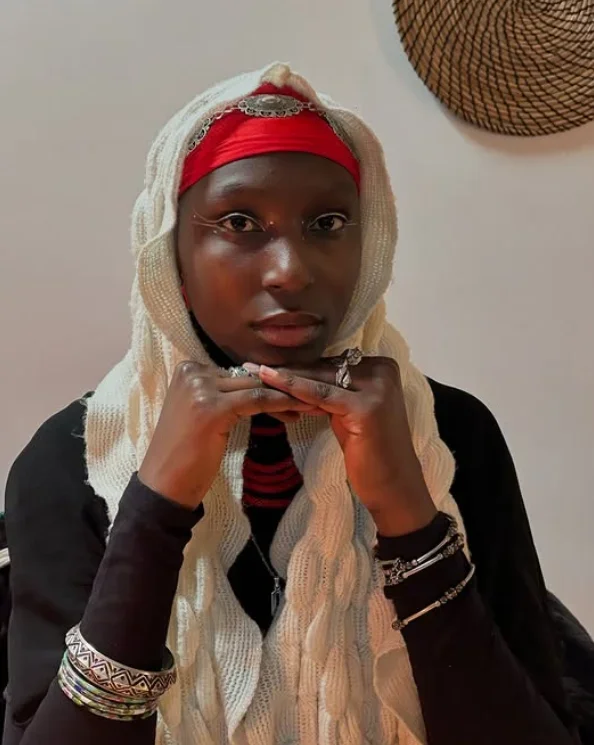 Aline Amike dp picture